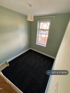 2 bedroom flat to rent, Rodsley Avenue, Gateshead, NE8