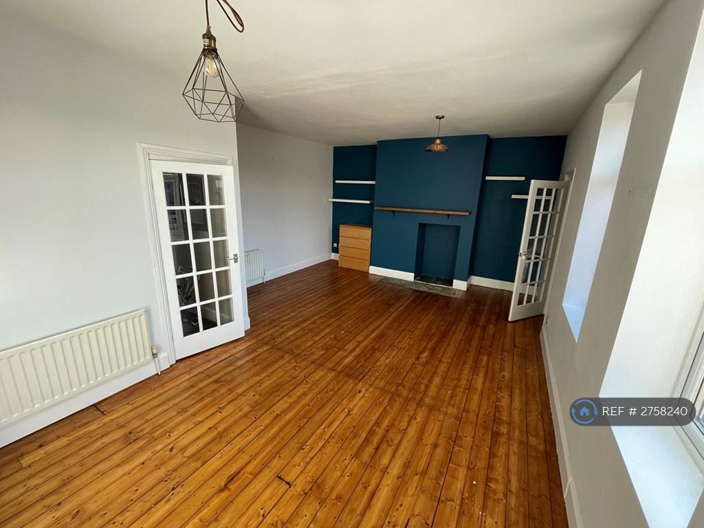 Large Living/ Reception Room