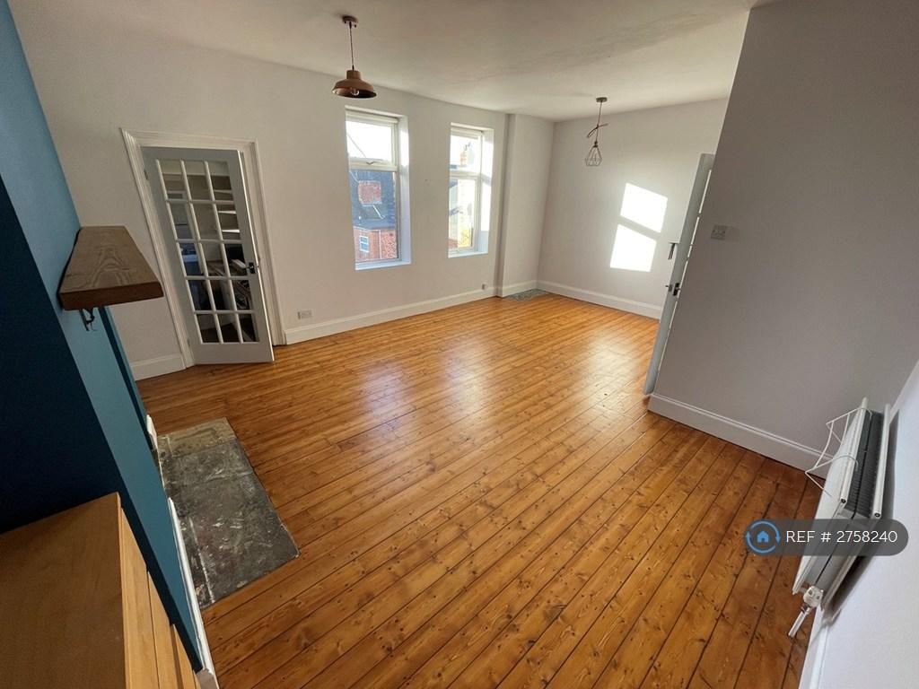 Large Living/ Reception Room
