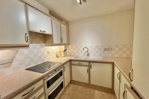 2 bedroom flat for sale, Greystones Drive, Darlington