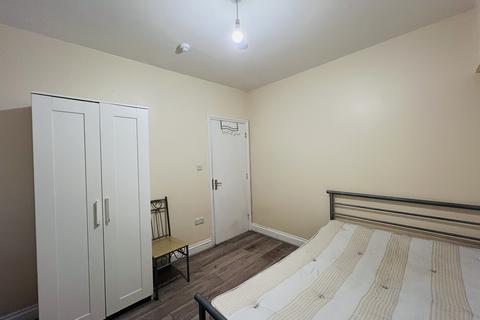 1 bedroom flat to rent, High Road, Ilford IG1