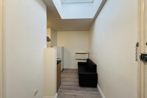 1 bedroom flat to rent, High Road, Ilford IG1