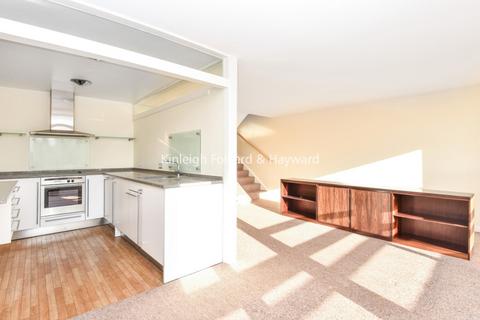 2 bedroom property to rent, Fortis Green, London, N2