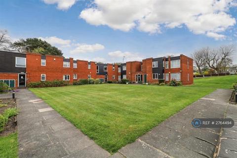 2 bedroom flat to rent, Blackmoor Court, Leeds, LS17