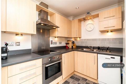 2 bedroom flat to rent, Orchard Place, Southampton, SO14