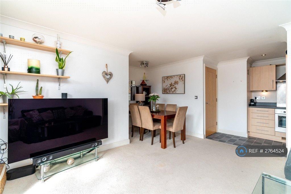 Living/Dining Area