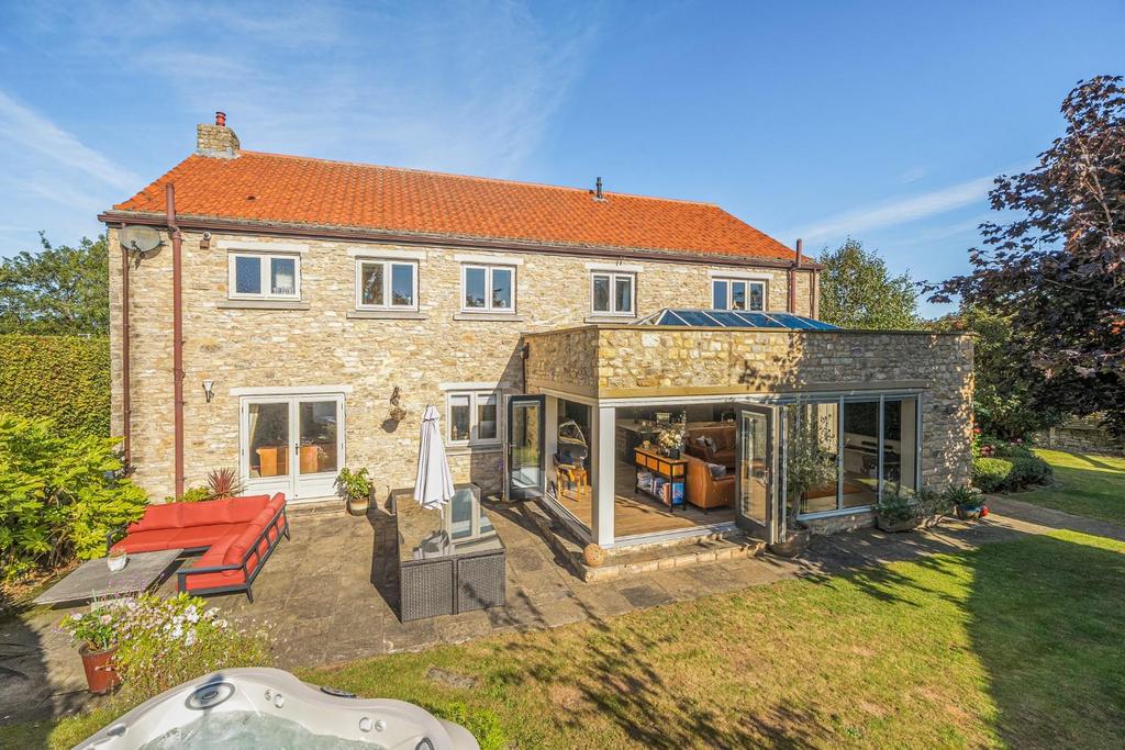 Drone rear of property.jpg