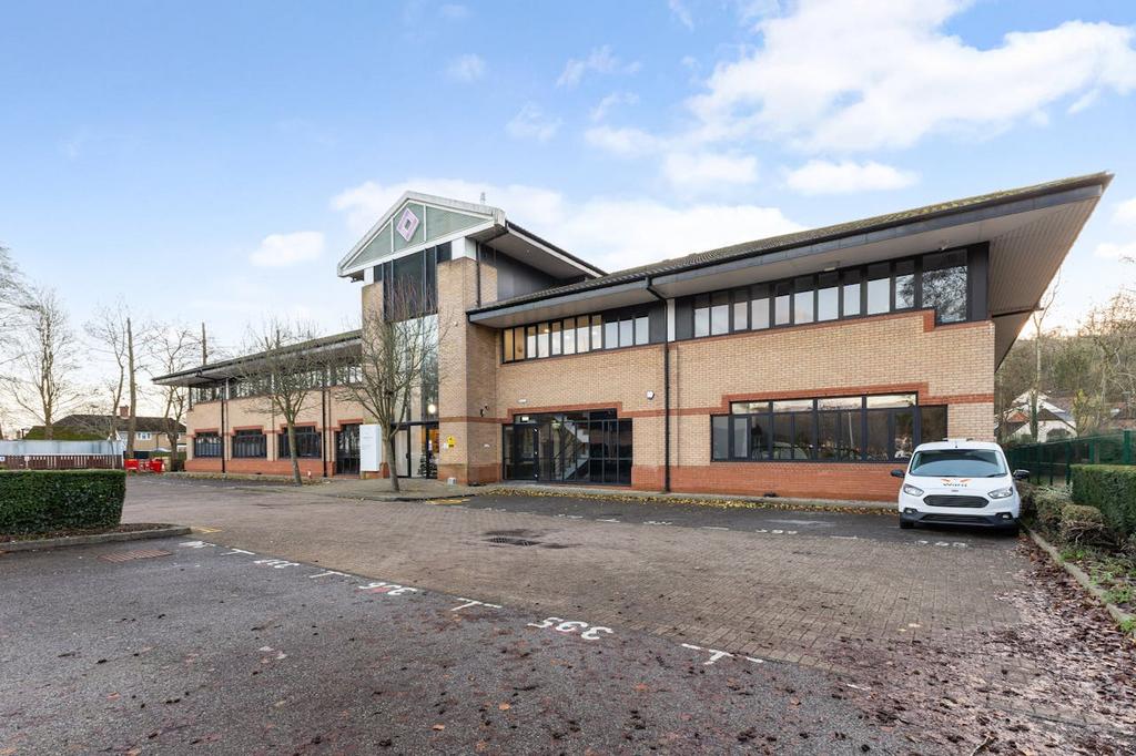 101879 Hampden-Court-Kingsmead-Business (10).jpg