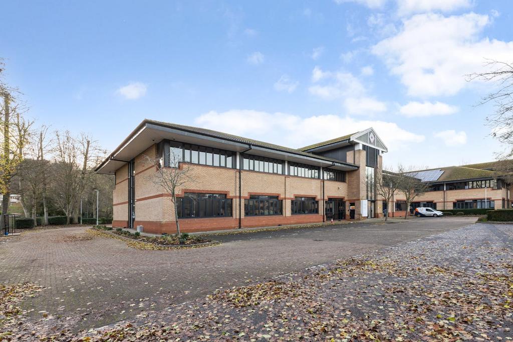 101879 Hampden-Court-Kingsmead-Business (11).jpg