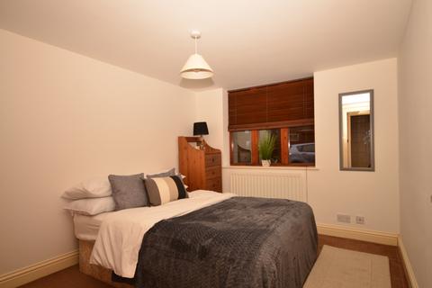 undefined, New Street Horsham RH13