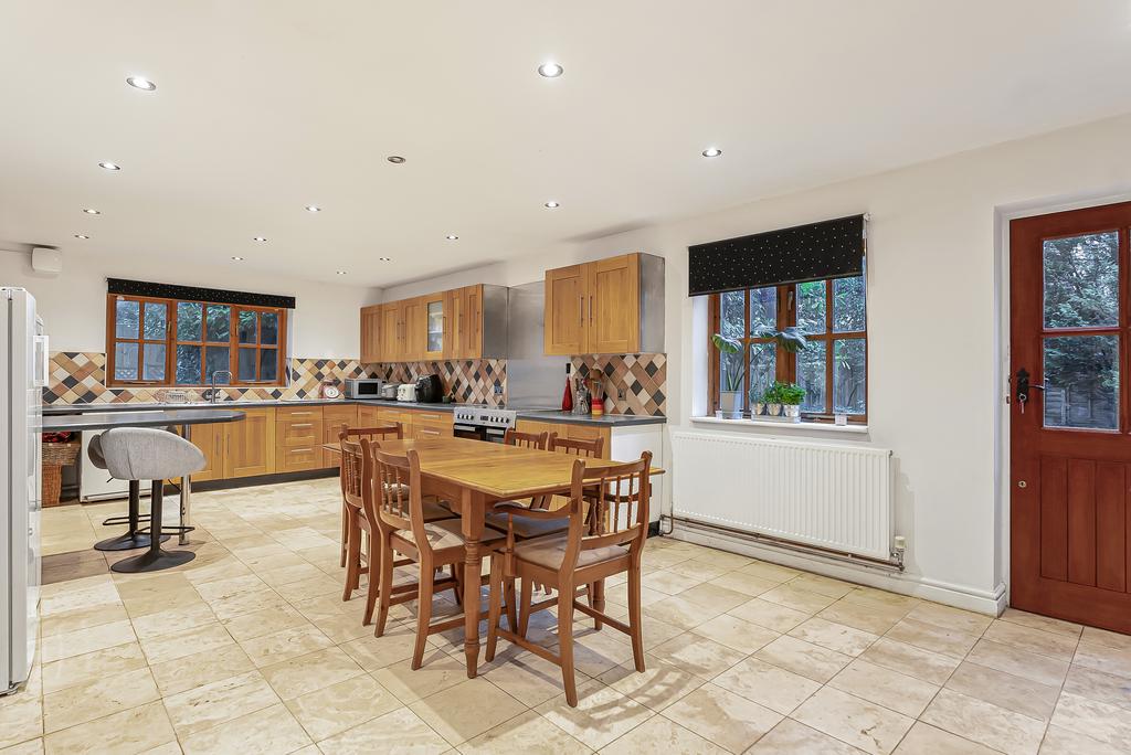 Dining/Kitchen