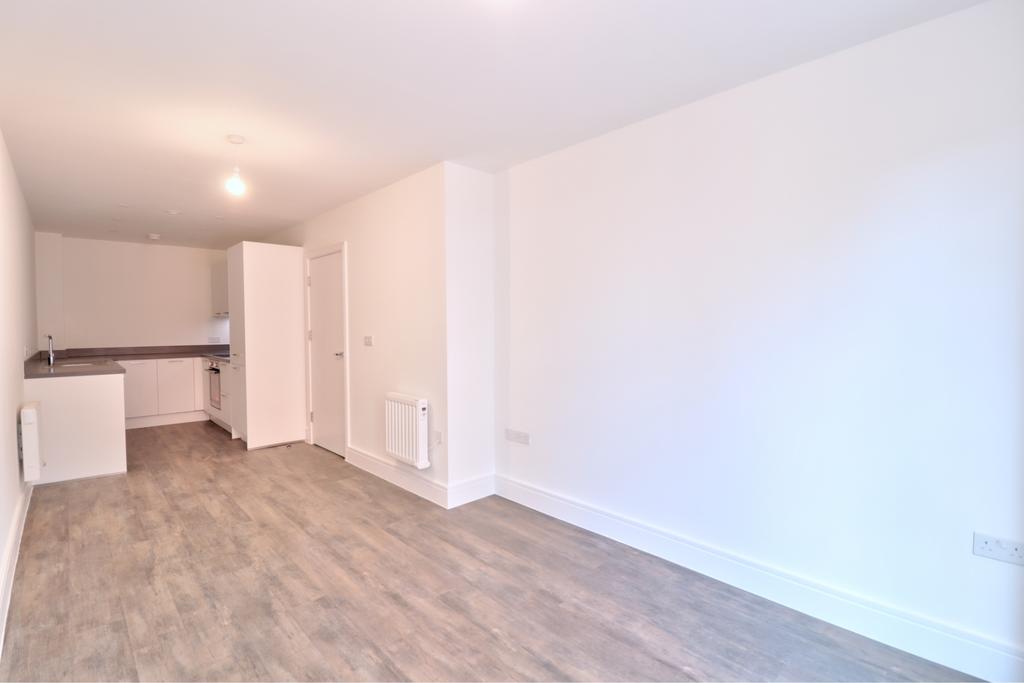 Flat 8 kitchen.jpg