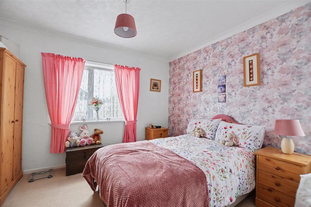 Bedroom 1 1.jpeg