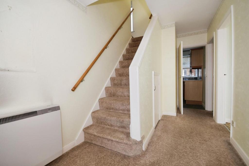 ENTRANCE HALL 01.jpg