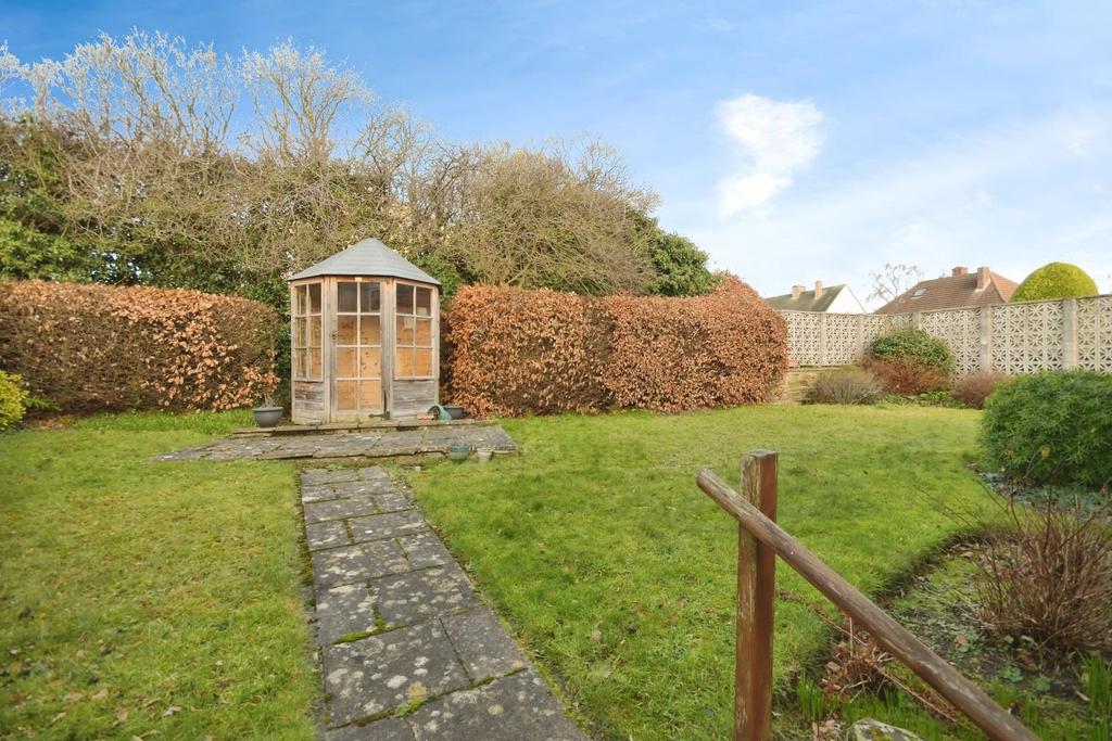 REAR GARDEN 05.jpg