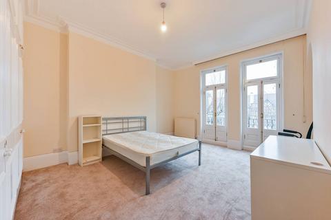 3 bedroom flat to rent, Cunningham Court, Maida Vale, London, W9