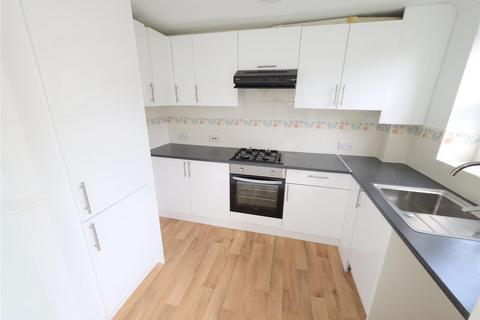 3 bedroom semi-detached house to rent, Bramford Close, Westhoughton BL5