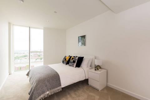 1 bedroom flat to rent, Sky Gardens, Nine Elms, London, SW8