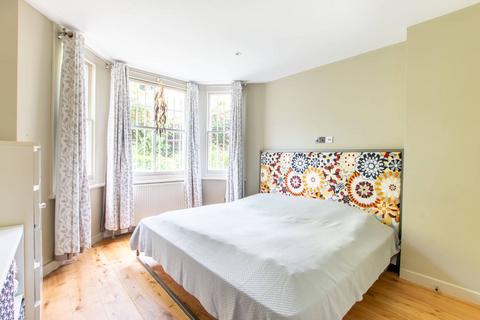 2 bedroom flat to rent, St Quintin Avenue, North Kensington, London, W10
