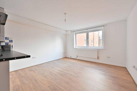 2 bedroom flat to rent, Cassio Apartments, WD17, Watford, WD17