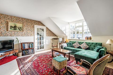 3 bedroom flat for sale, Flat 5, Hamptons, Park Road, Hadlow, Tonbridge, Kent