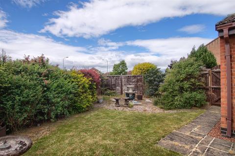 3 bedroom semi-detached house to rent, Emmetts Garden, Ingleby Barwick