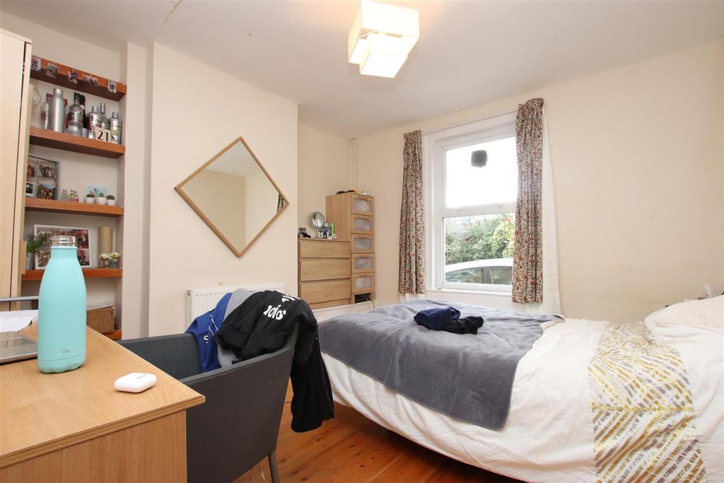 Bedroom one.JPG
