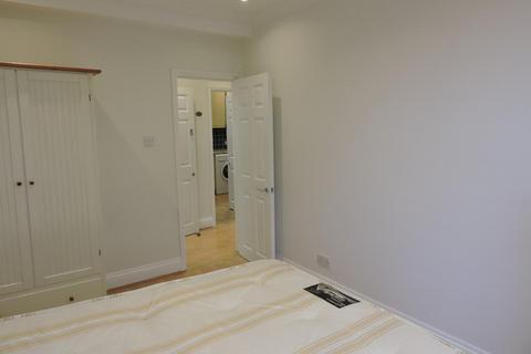 1 bedroom apartment to rent, Grosvenor Avenue, London