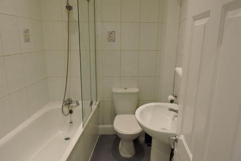1 bedroom apartment to rent, Grosvenor Avenue, London