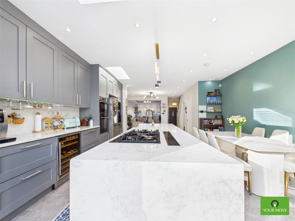Kitchen/Dining Area