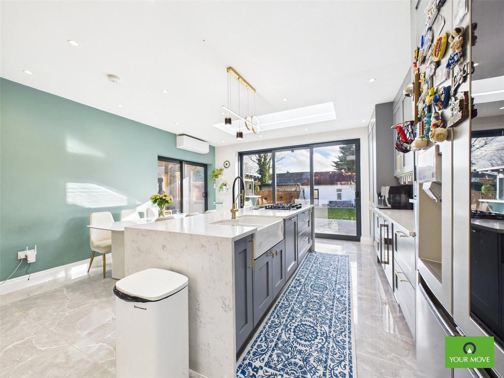 Kitchen/Dining Area