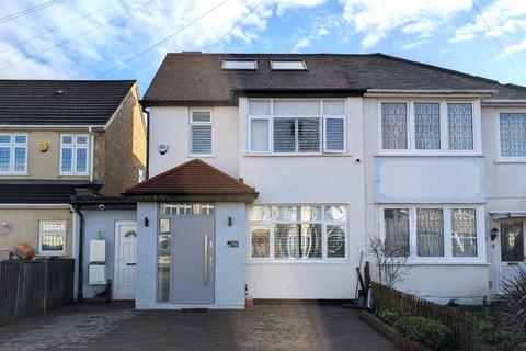 4 bedroom semi-detached house for sale, Sussex Avenue, Havering RM3