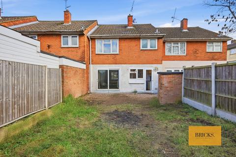 3 bedroom terraced house to rent, Clay Hill Road, Basildon SS16