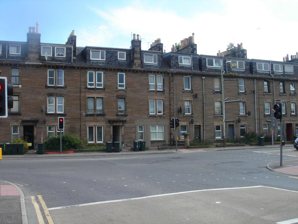 7 F15, Dunkeld Road, Perth, PH1 5 RF