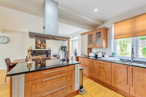 4 bedroom detached house to rent, Dollis Hill Avenue, NW2