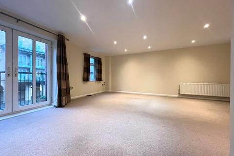 2 bedroom flat to rent, Waterside, Shirley, Solihull, West Midlands, B90