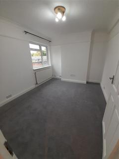 undefined, Queens Road, Weybridge, Surrey, KT13