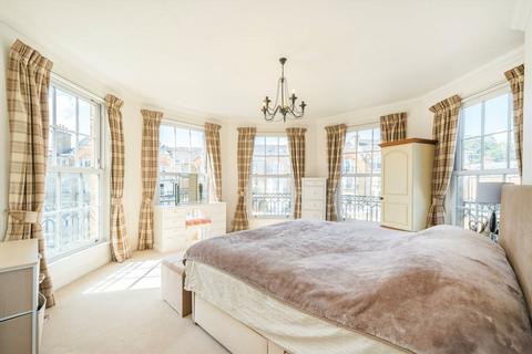 2 bedroom flat for sale, Southlands Drive, London SW19