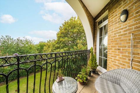 2 bedroom flat for sale, Southlands Drive, London SW19