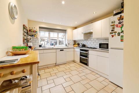 4 bedroom detached house for sale, Redwing Avenue, Chippenham SN14