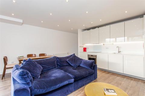 2 bedroom flat for sale, Furlong Court, Mile End, E3