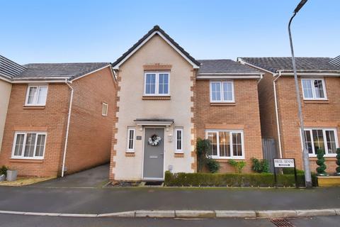 4 bedroom detached house for sale, Heol Senni, Bettws, NP20