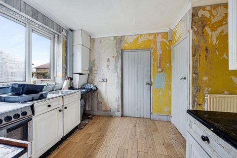 3 bedroom semi-detached house for sale, Severn Road, Ashton-in-makerfield, Wigan, Greater Manchester. WN4 8UE