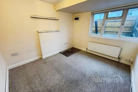 1 bedroom flat to rent, Abbey Road, Basingstoke, Hampshire, RG24