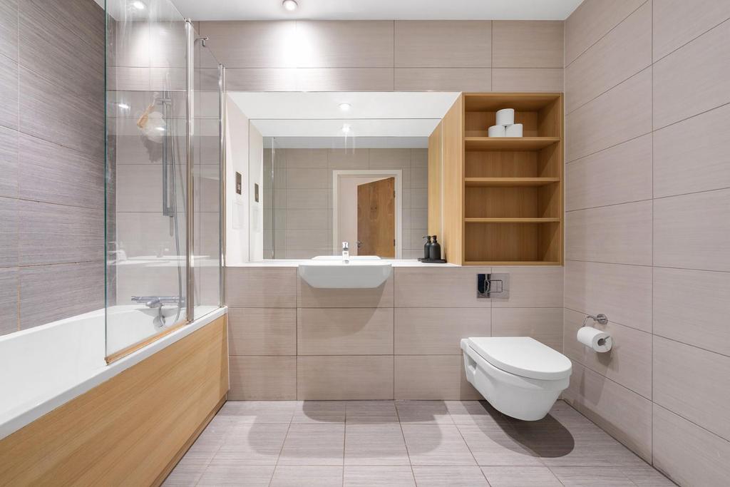 Bathroom.JPG