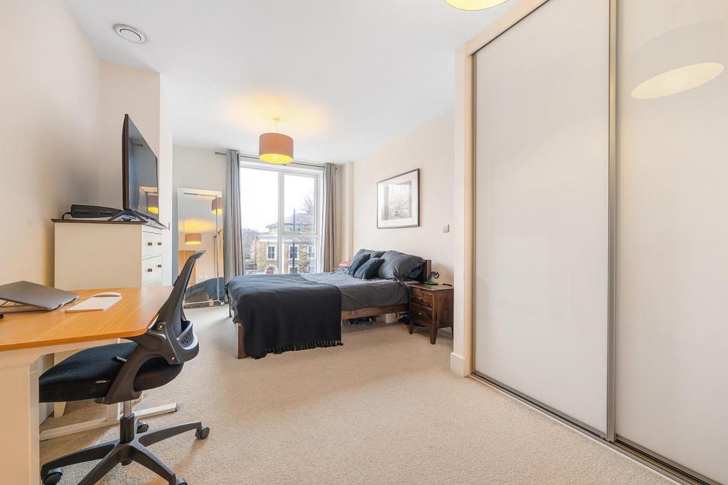 Bedroom 1.JPG