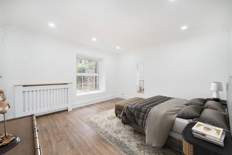 4 bedroom maisonette for sale, Torriano Avenue, London NW5