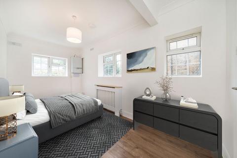 4 bedroom maisonette for sale, Torriano Avenue, London NW5