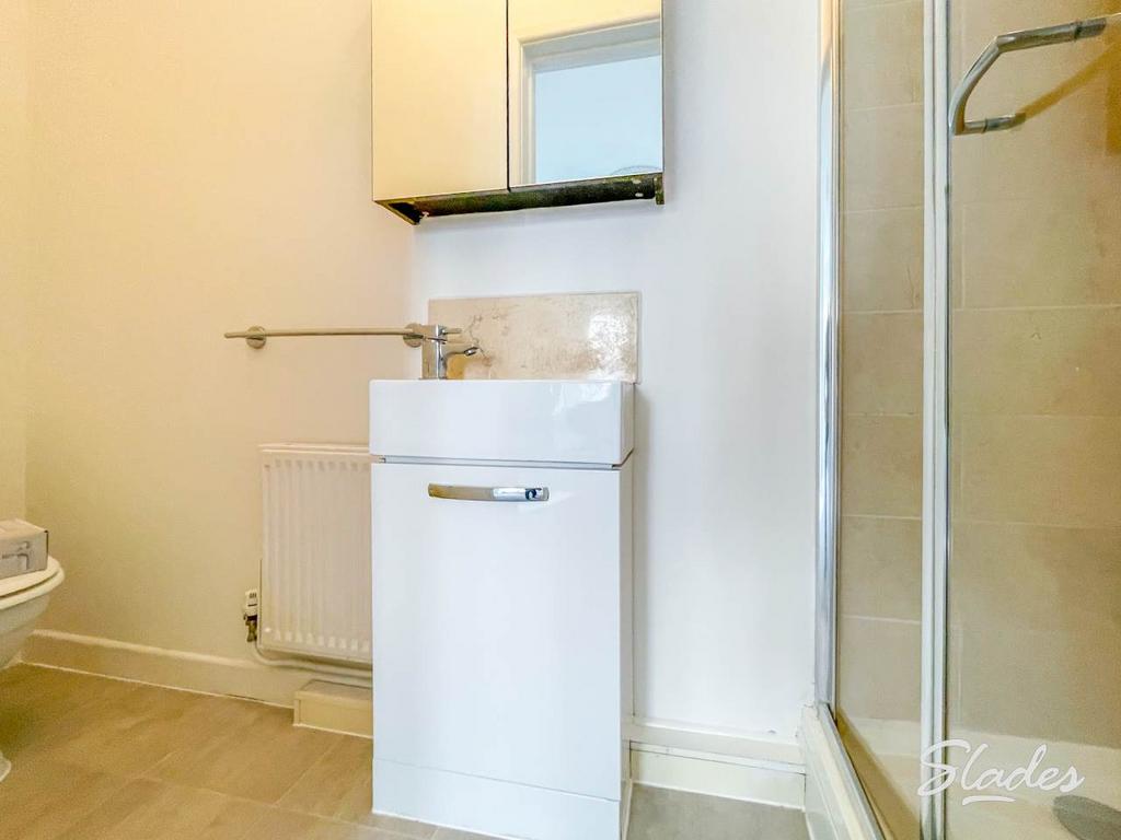 Gff 151 shower room