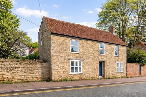2 bedroom end of terrace house for sale, Wharf Lane, Old Stratford, Milton Keynes, MK19